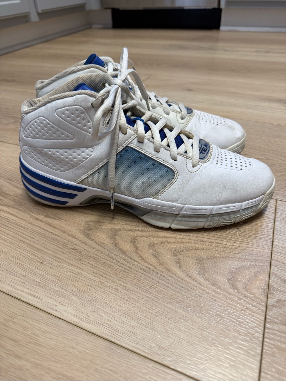 2008 Adidas CLIMACOOL Basketball
Shoes Men’s Size 11 Torsion System TEAM